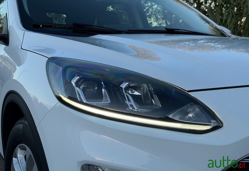 2021' Ford Kuga photo #3