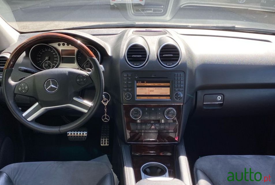 2009' Mercedes-Benz Ml-320 photo #5