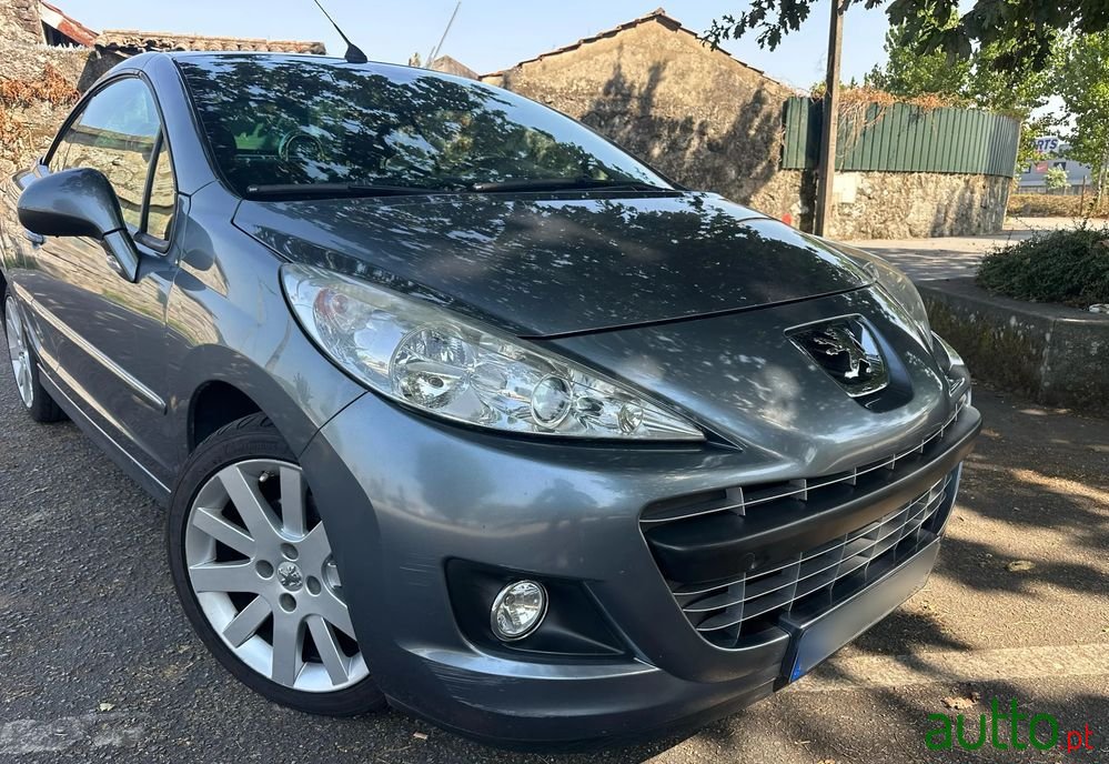 2011' Peugeot 207 120 Vti Rc-Line photo #2