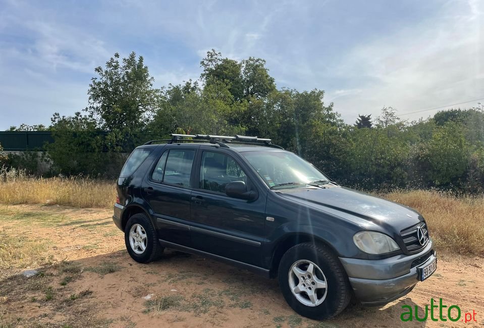2001' Mercedes-Benz Ml-270 photo #1