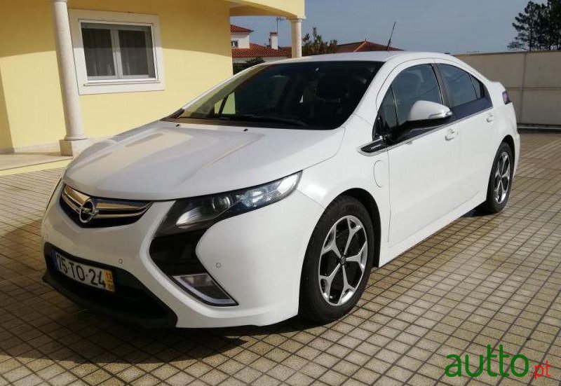 2012' Opel Ampera photo #1