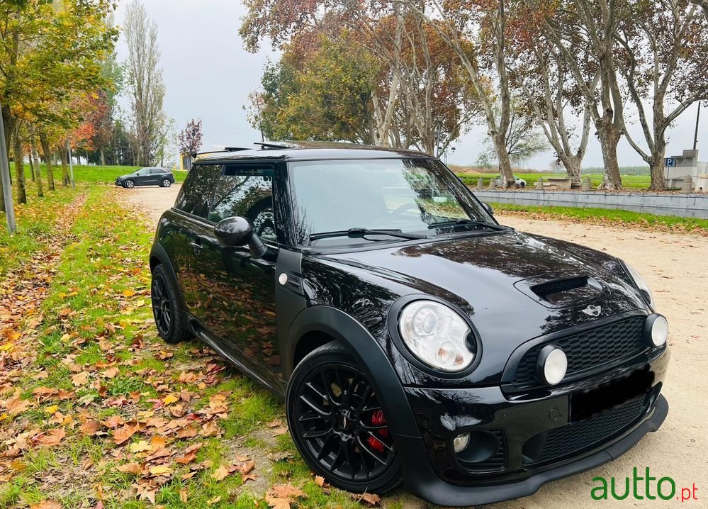 2009' MINI 3 Portas John Cooper Works photo #1