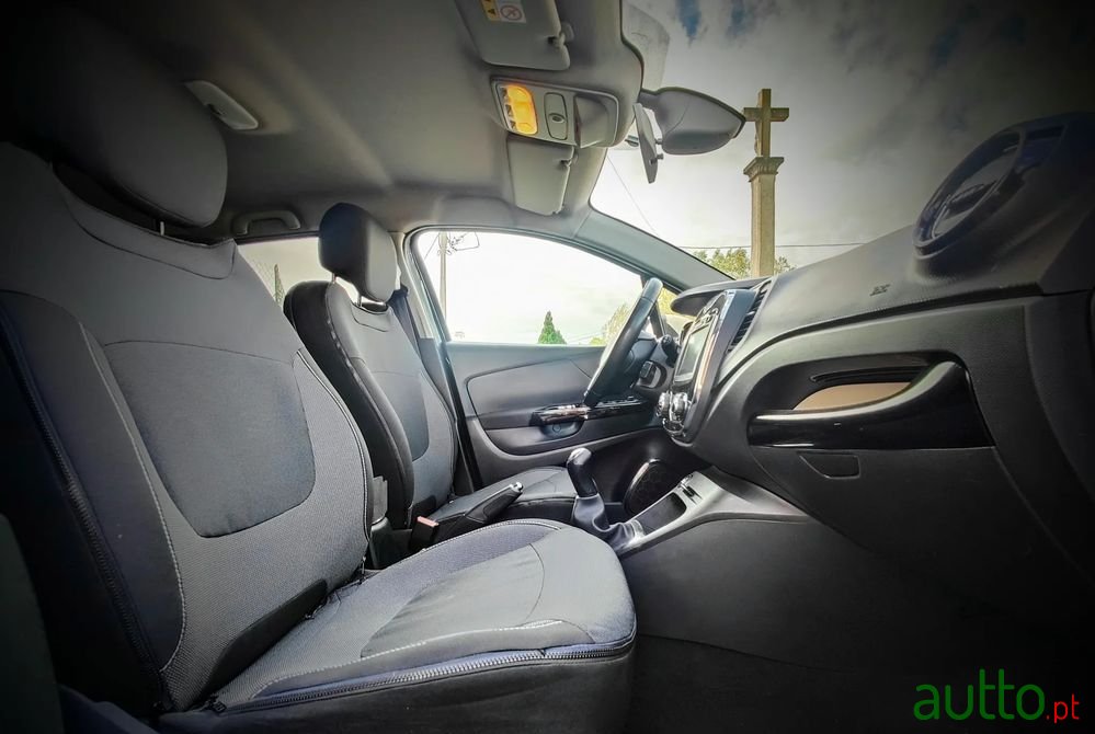 2014' Renault Captur Tce 90 Evolution photo #6