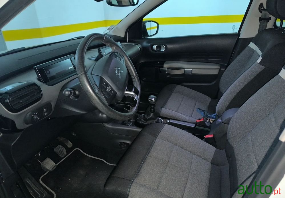 2018' Citroen C4 Cactus photo #3