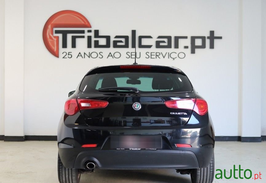2018' Alfa Romeo Giulietta photo #3