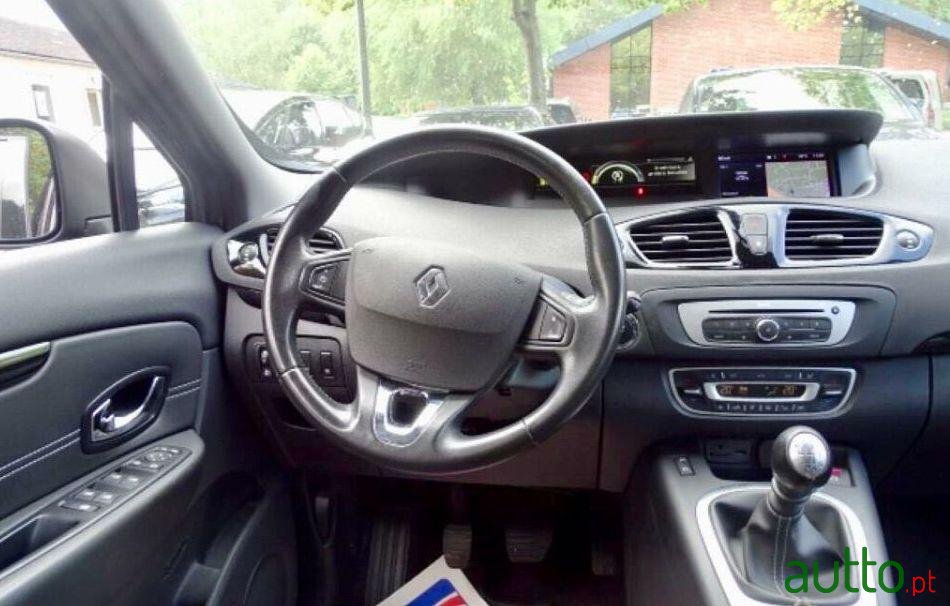 2015' Renault Scenic photo #4