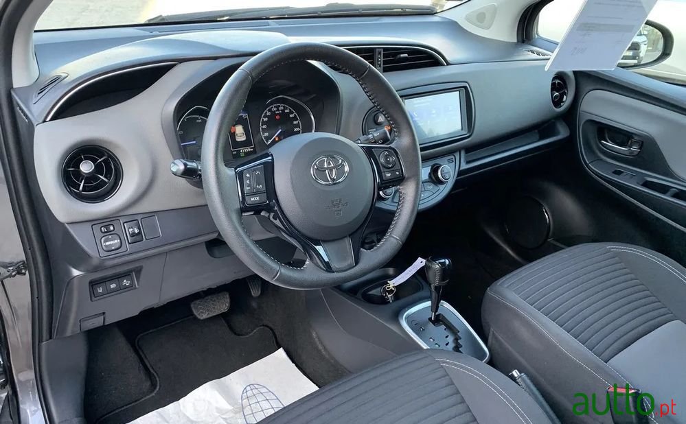 2019' Toyota Yaris photo #5