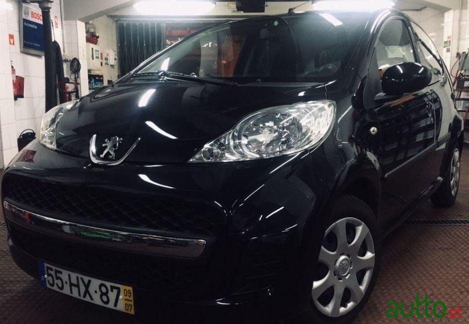 2009' Peugeot 107 Trend Ac photo #2