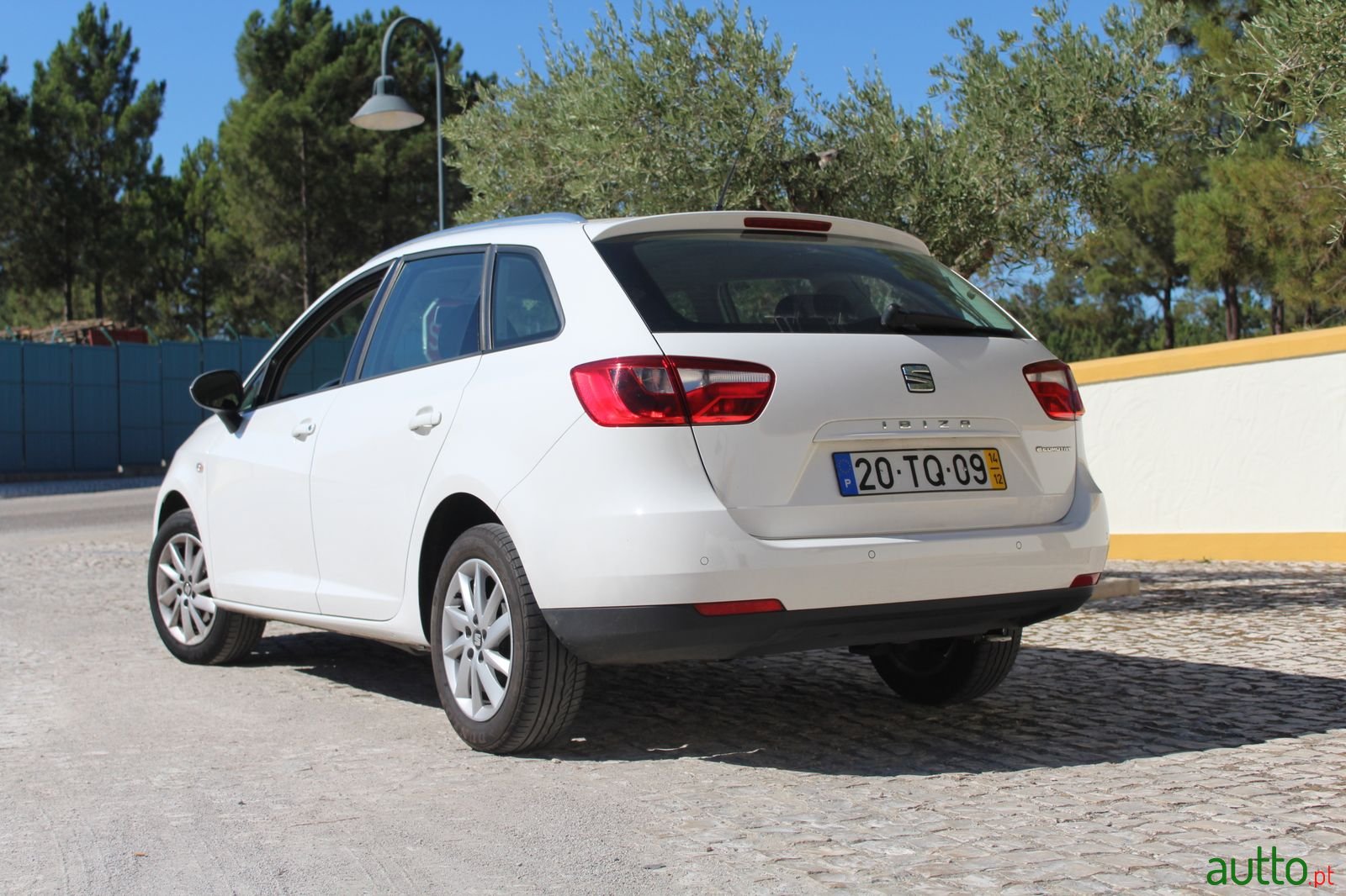 2014' SEAT Ibiza ST 1.2 TDI photo #2