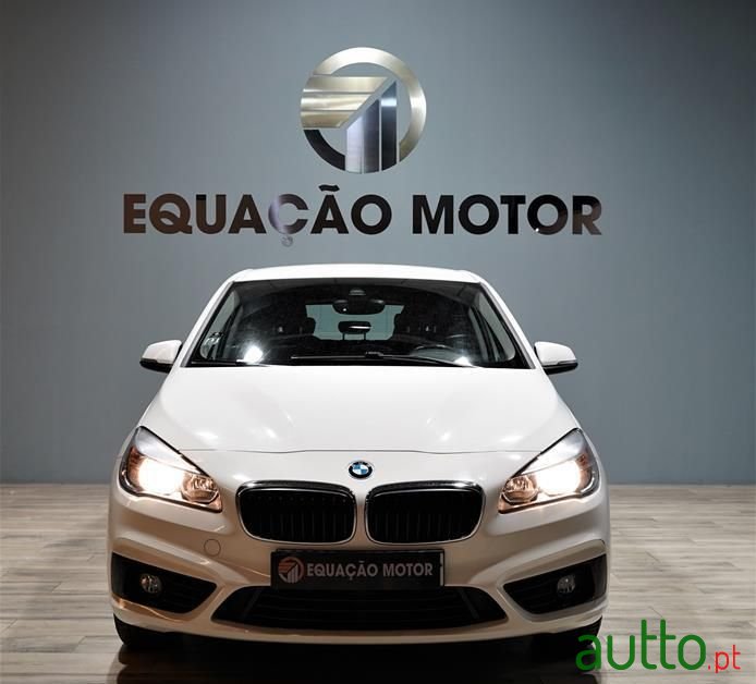 2016' BMW 216 Active Tourer photo #3