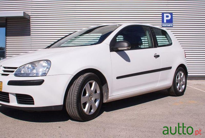 2007' Volkswagen Golf 1.9 Tdi photo #2