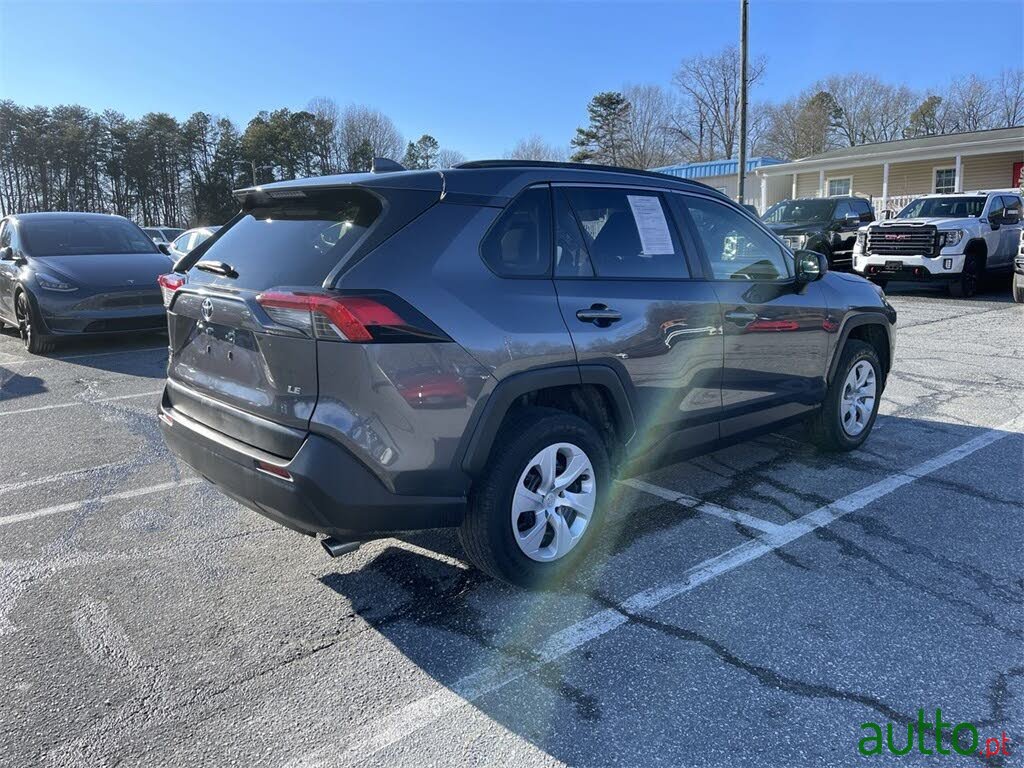 2019' Toyota RAV4 LE FWD photo #2