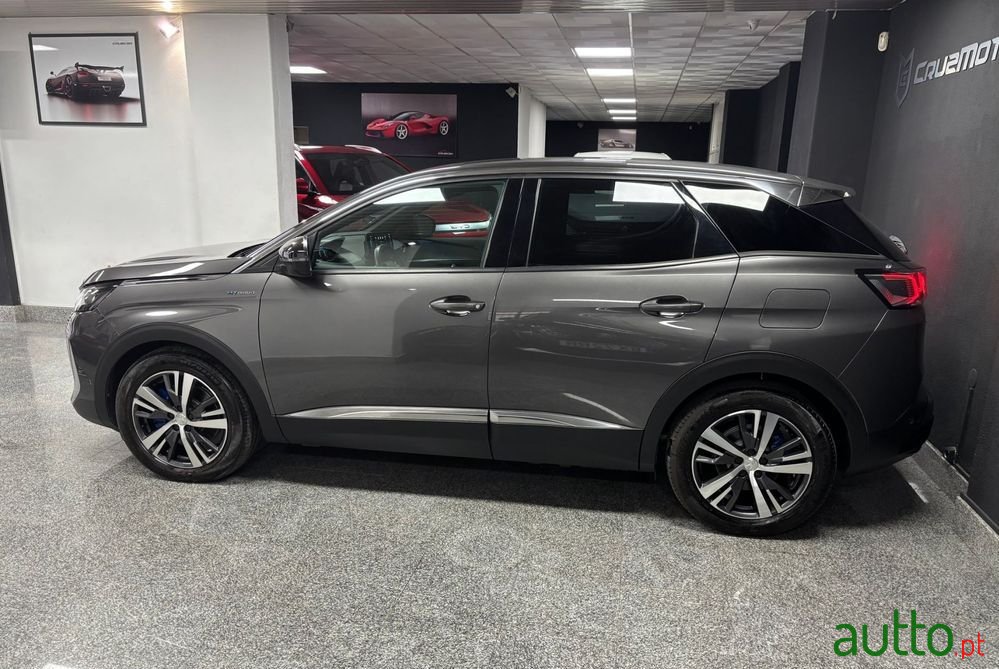2023' Peugeot 3008 photo #5