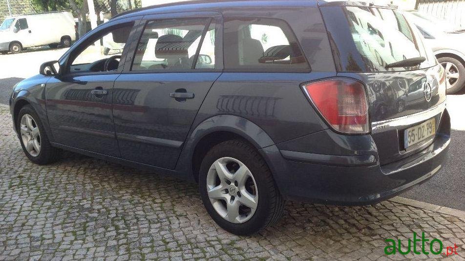 2007' Opel Astra Caravan photo #3