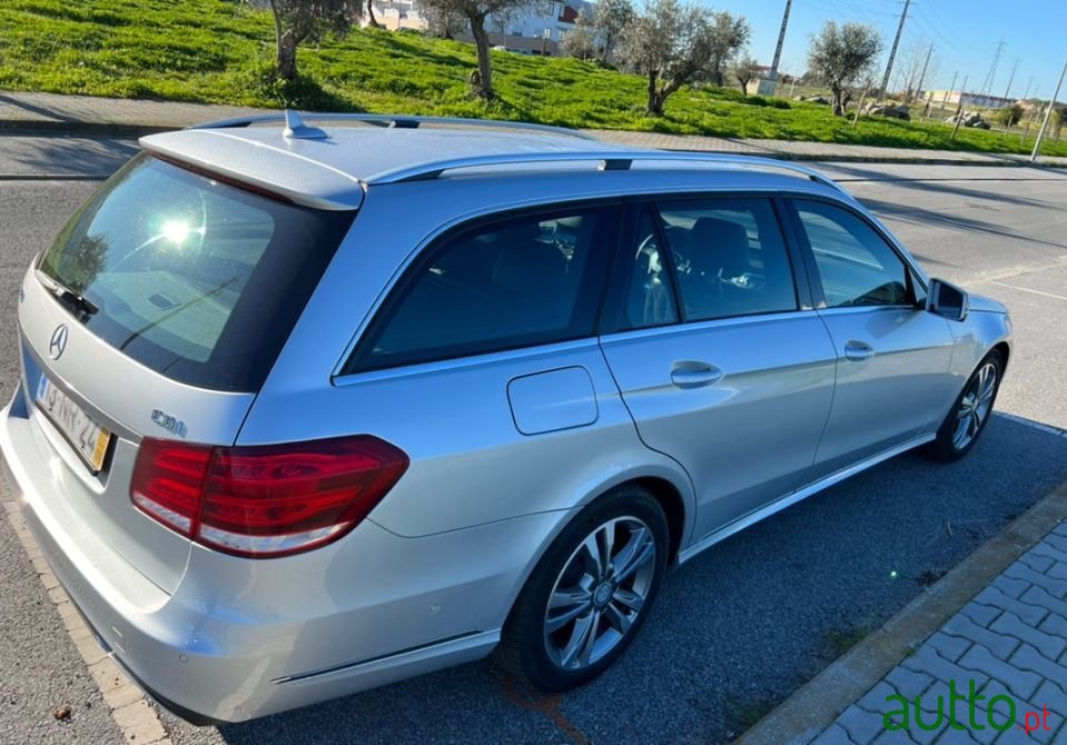 2013' Mercedes-Benz E-220 photo #2