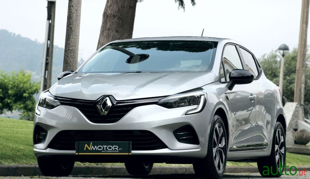 2021' Renault Clio photo #2