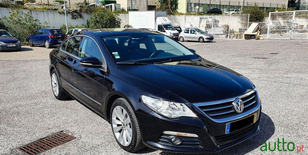 2008' Volkswagen Passat 2.0 Tdi photo #2