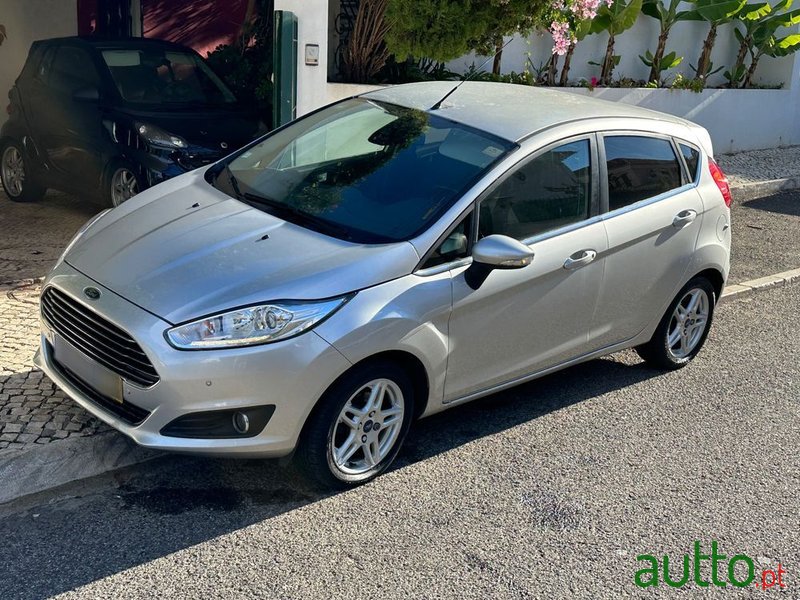 2012' Ford Fiesta photo #1