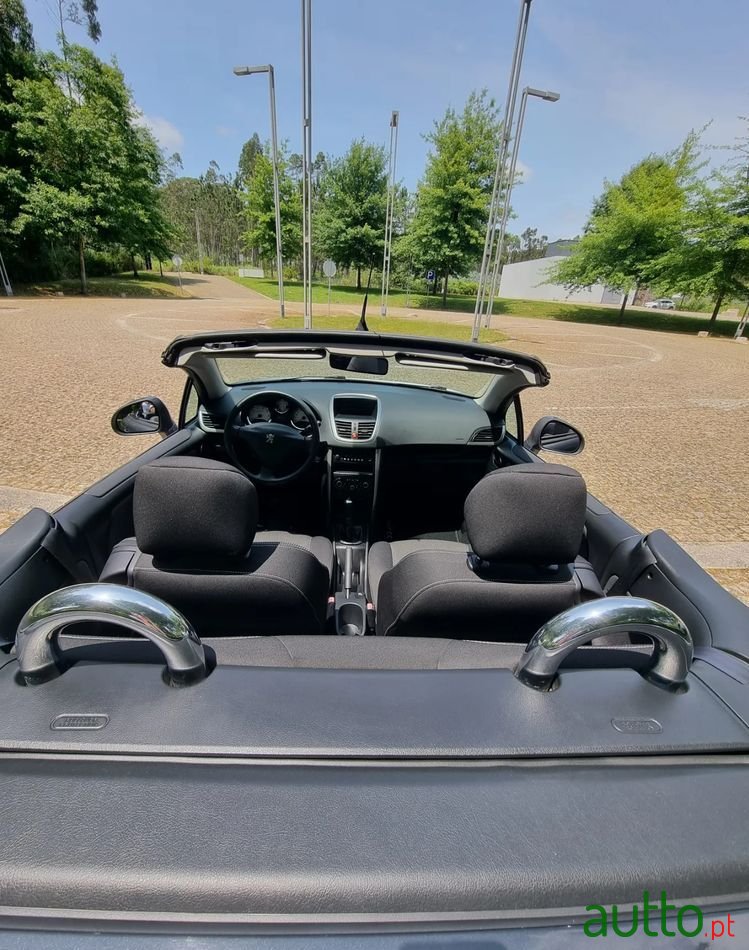 2010' Peugeot 207 photo #4