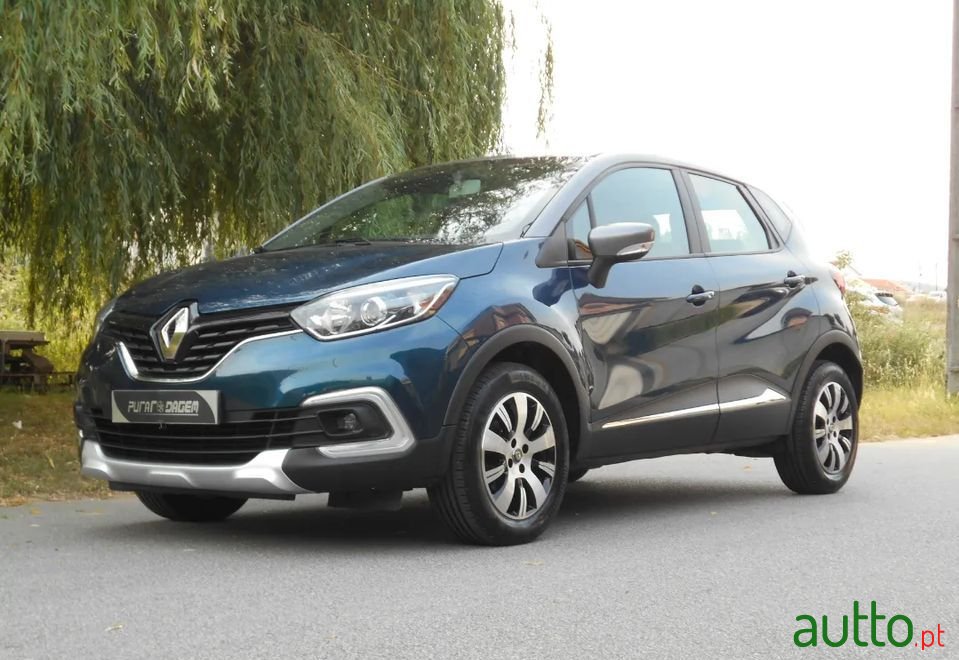 2019' Renault Captur photo #1