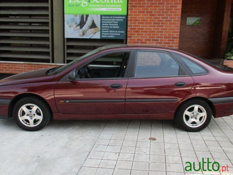 1995' Renault Laguna Rt   / A.C. photo #1