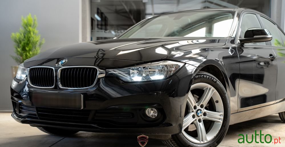 2017' BMW Série 3 D Aut. photo #2
