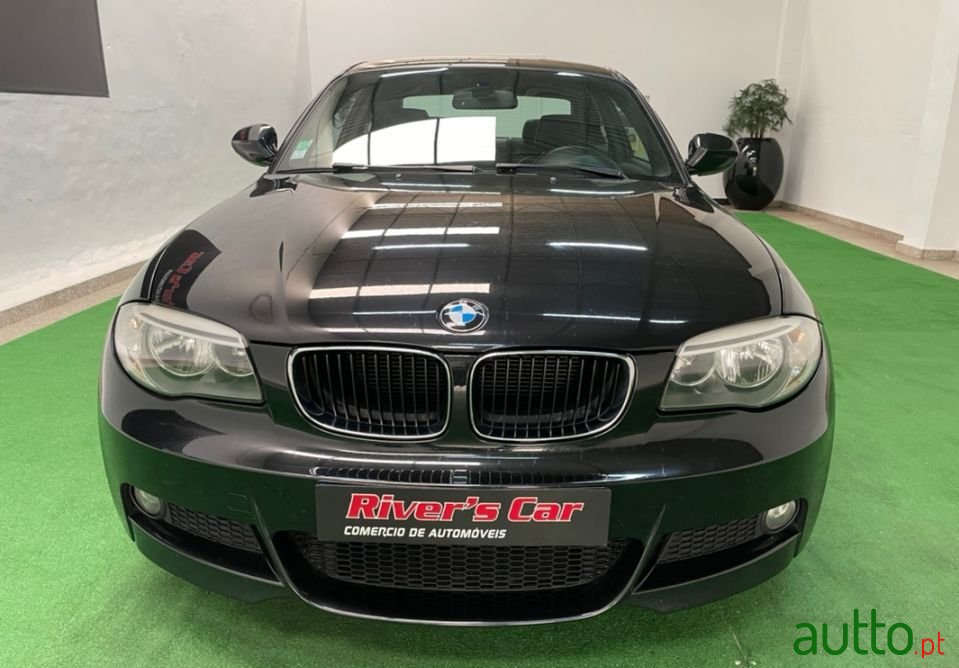 2011' BMW 120 photo #2