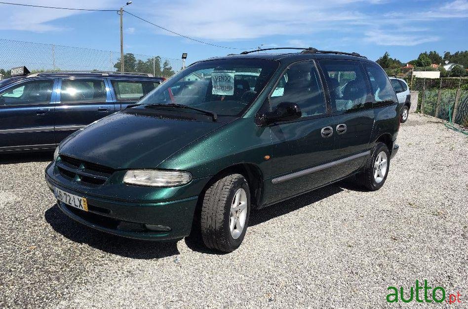 1998' Chrysler Voyager 2.5 Td 7 Lugares photo #2