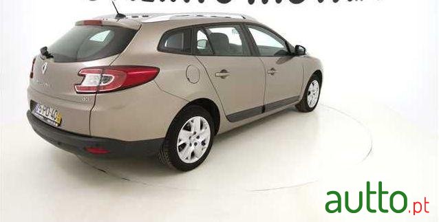 2012' Renault Megane Sport Tourer photo #2