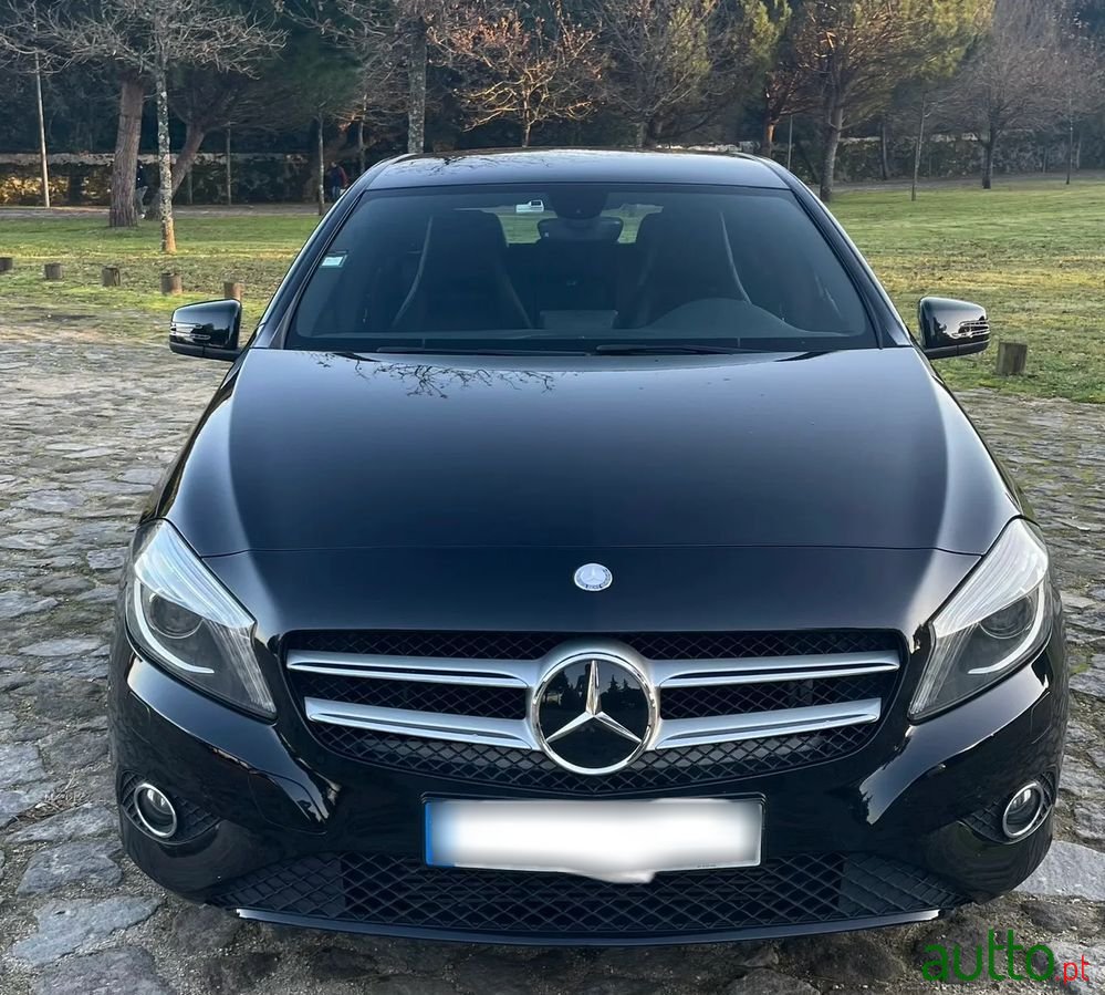 2014' Mercedes-Benz A 180 photo #2