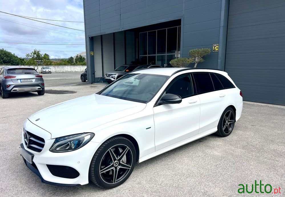 2017' Mercedes-Benz Classe C photo #4