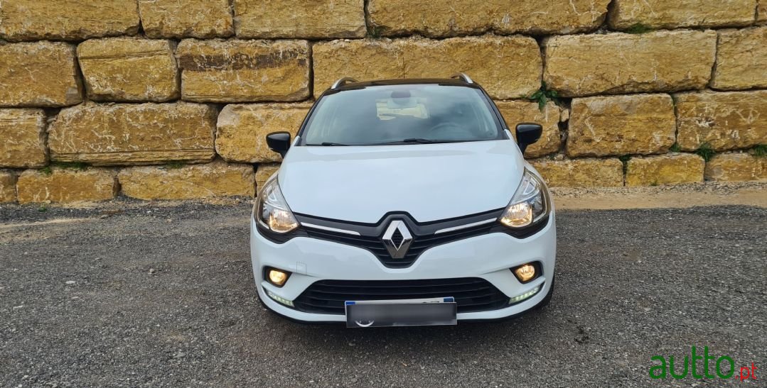 2017' Renault Clio Sport Tourer photo #5
