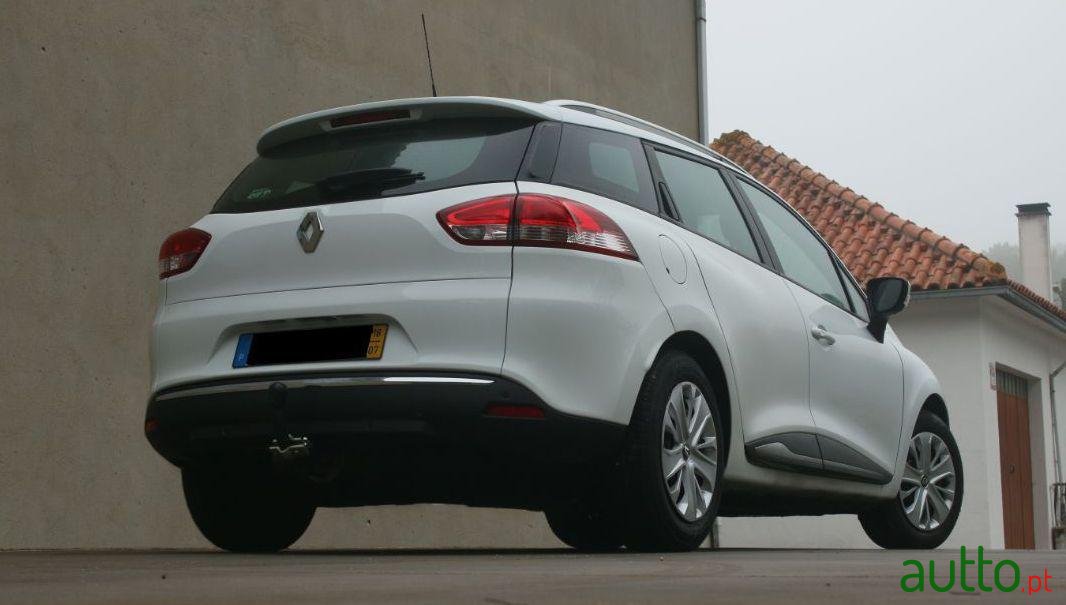 2018' Renault Clio Sport Tourer photo #2