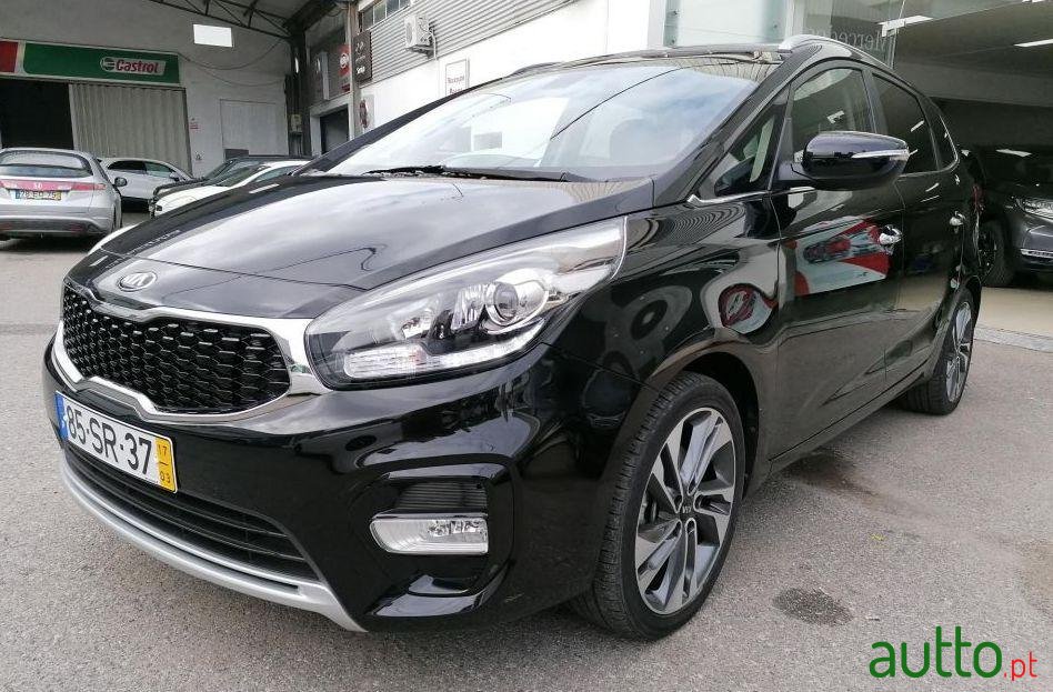 2017' Kia Carens photo #3
