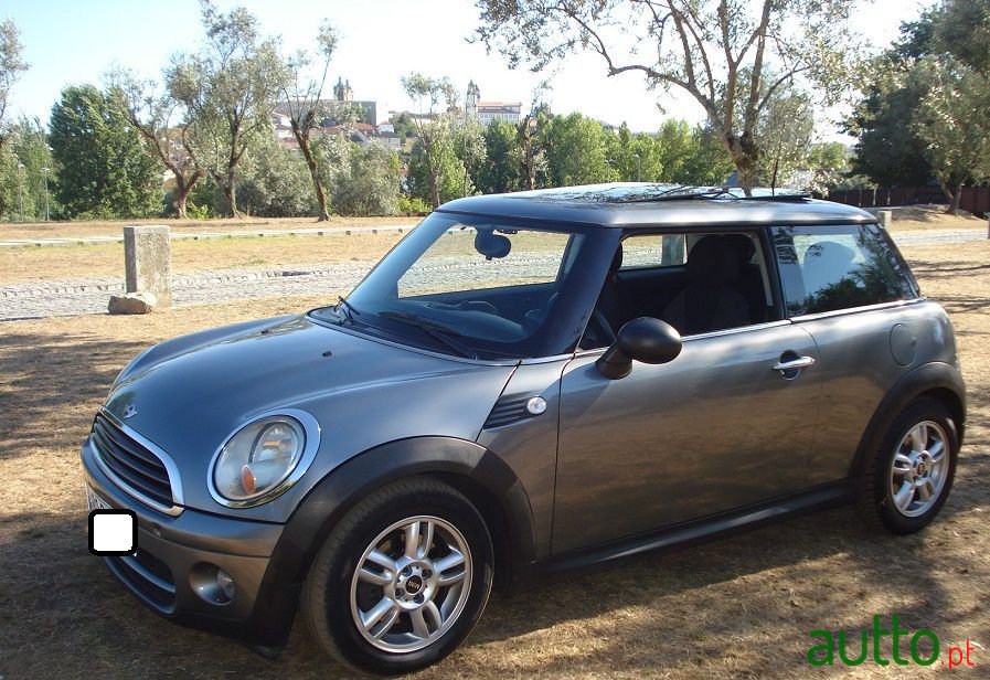 2009' MINI Cooper photo #4