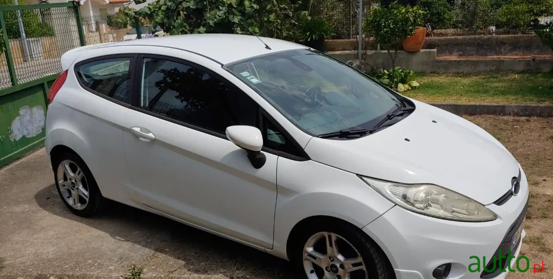 2010' Ford Fiesta Sport photo #3