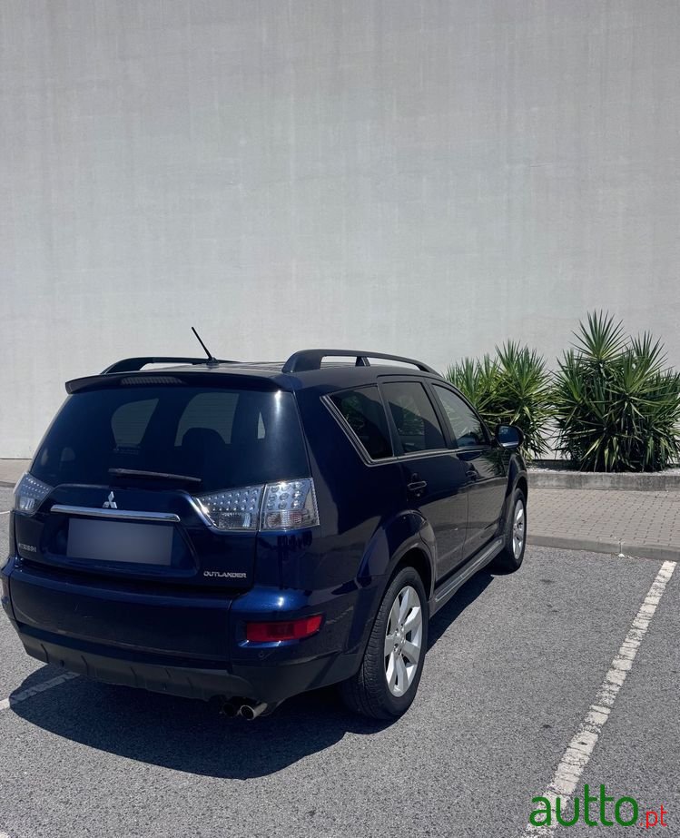 2012' Mitsubishi Outlander 2.2 Di-D Intense+ photo #3