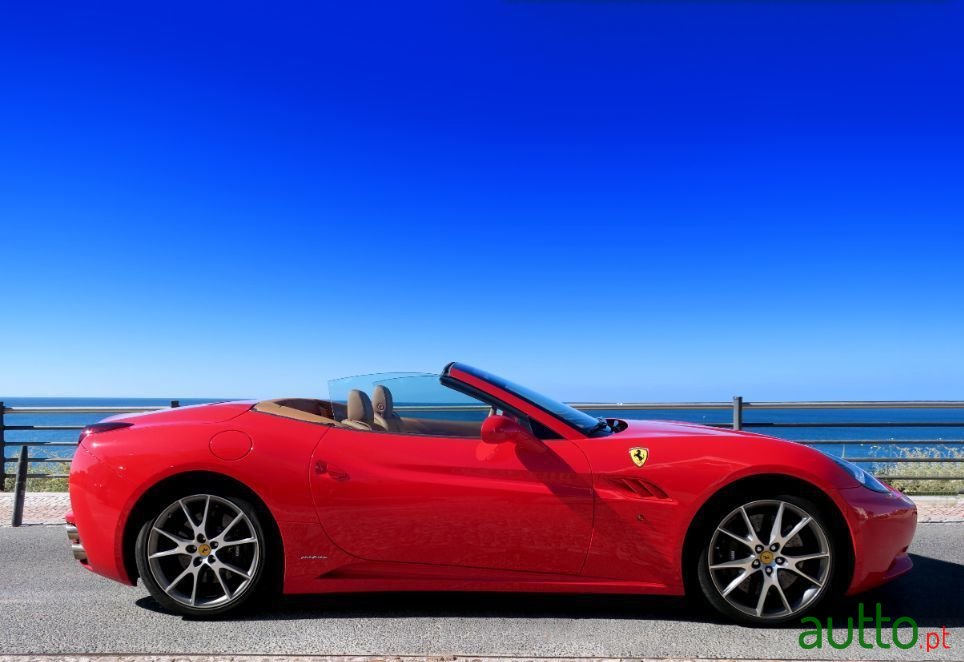 2010' Ferrari California photo #1