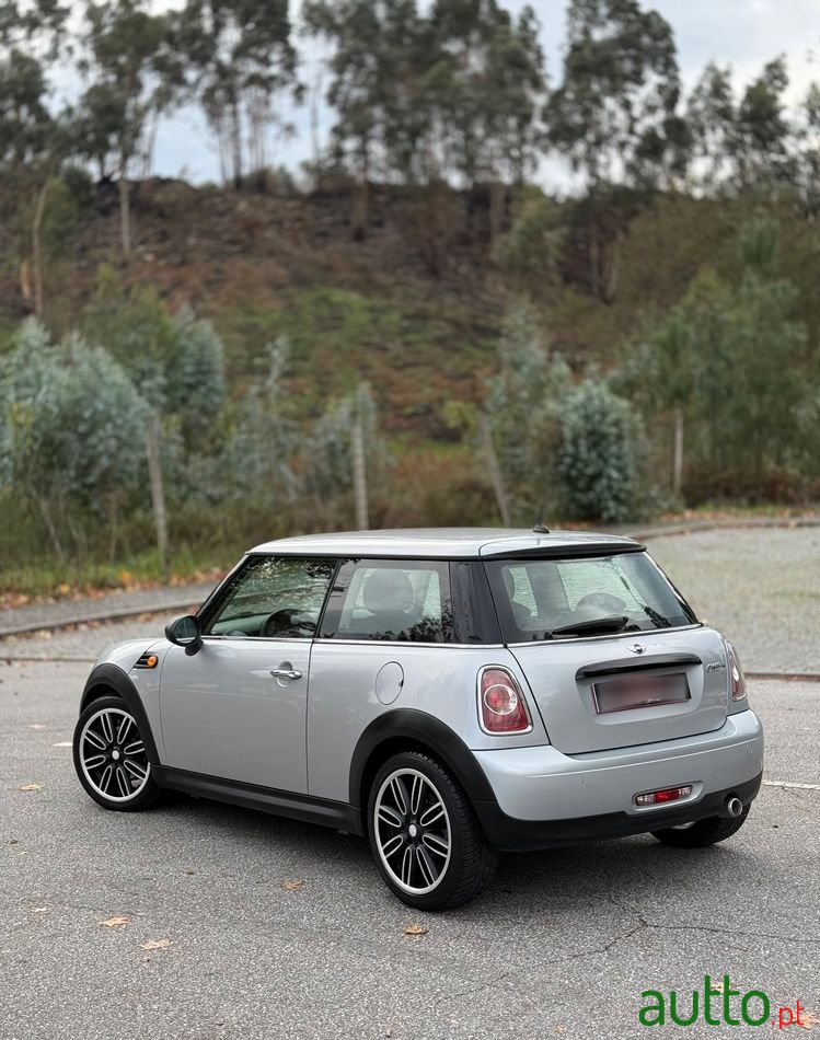 2011' MINI One D photo #3