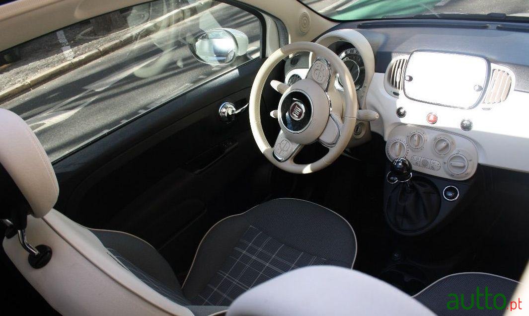 2018' Fiat 500C photo #2