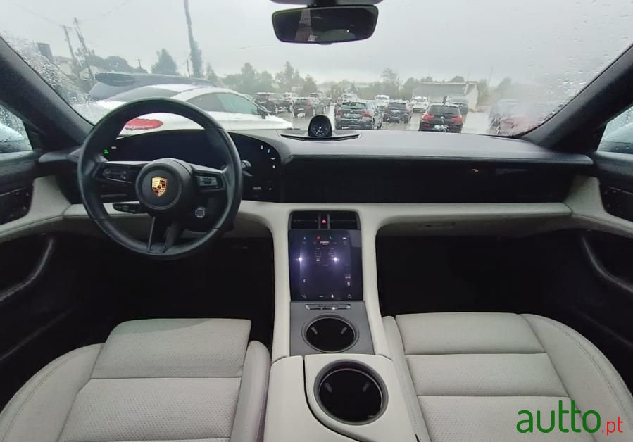 2020' Porsche Taycan 4S photo #6