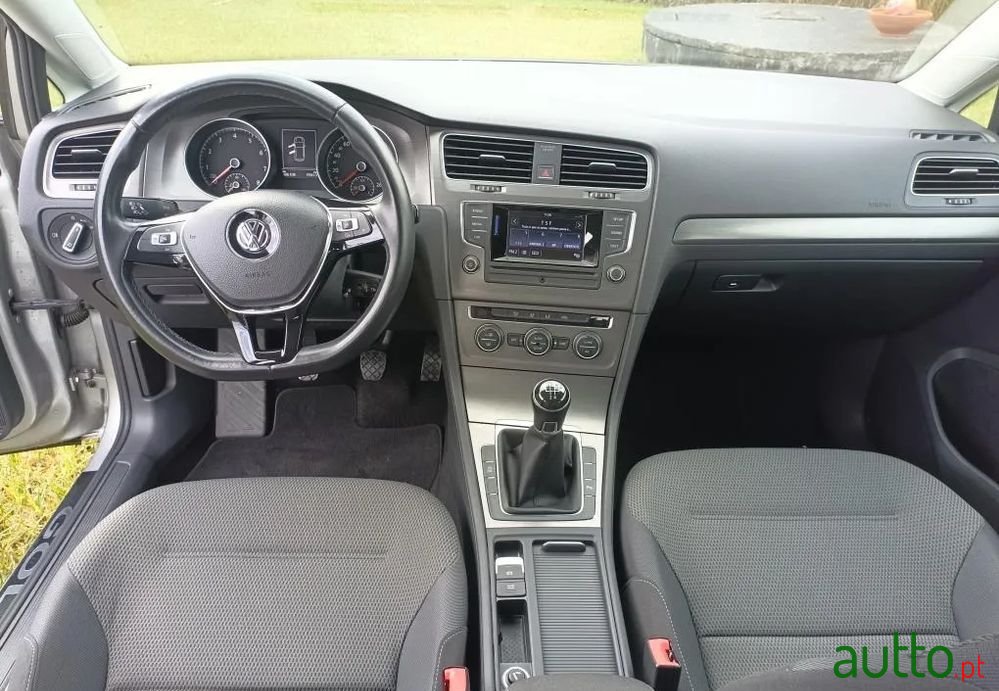 2013' Volkswagen Golf photo #3