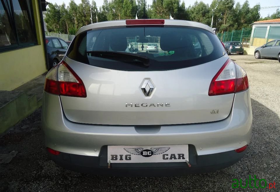 2014' Renault Megane photo #2
