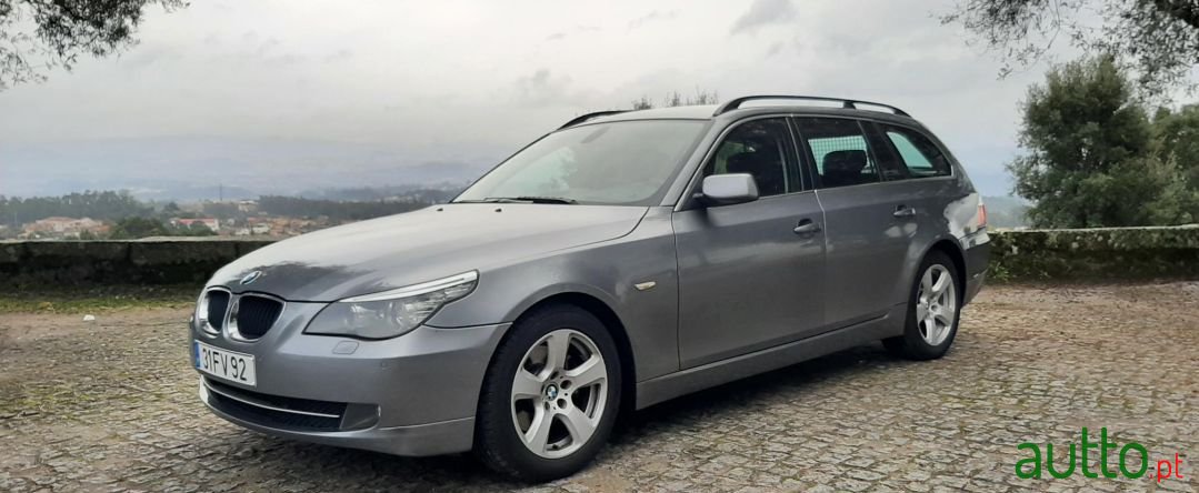 2008' BMW 520 photo #1