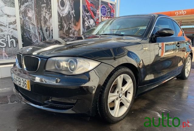 2008' BMW 123 photo #2
