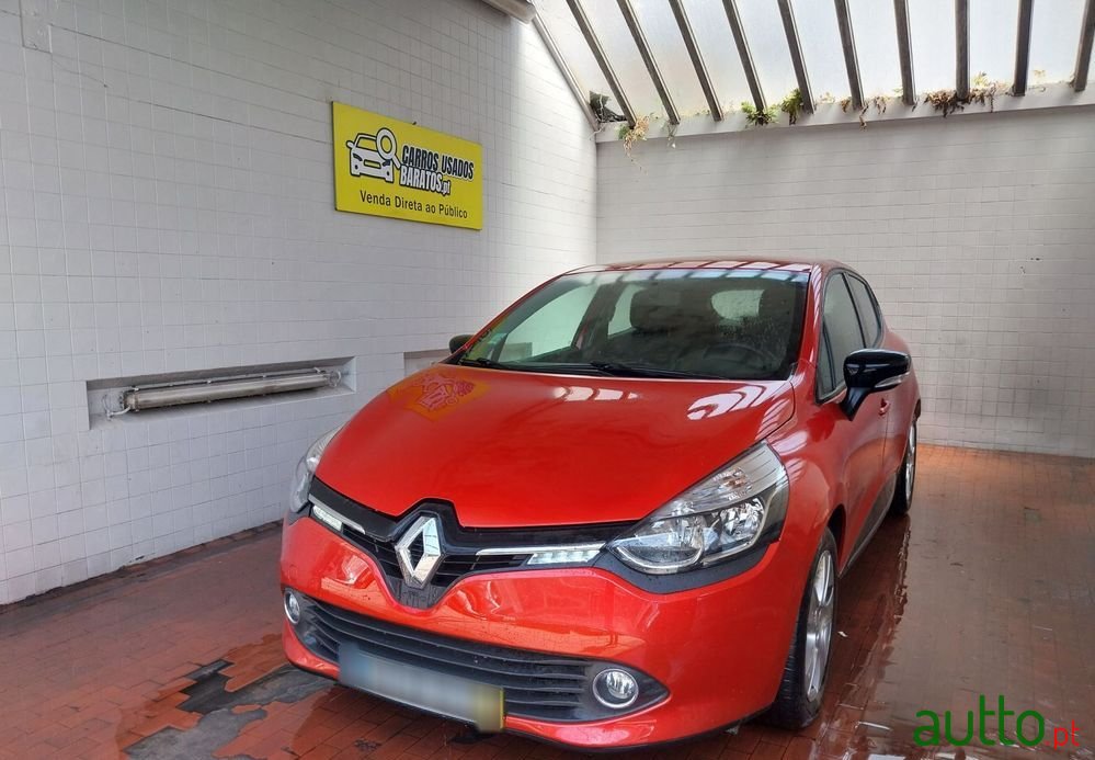 2015' Renault Clio photo #1