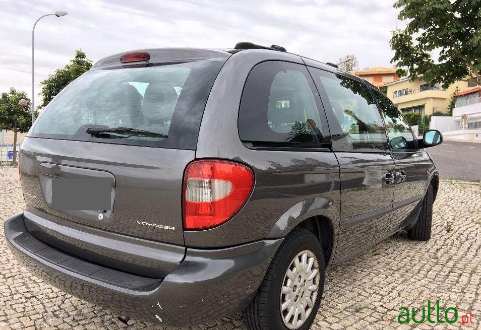 2003' Chrysler Voyager 2.5 Crd Se photo #1