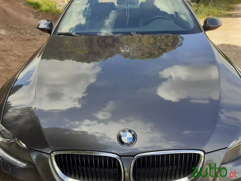 2008' BMW 320 photo #2