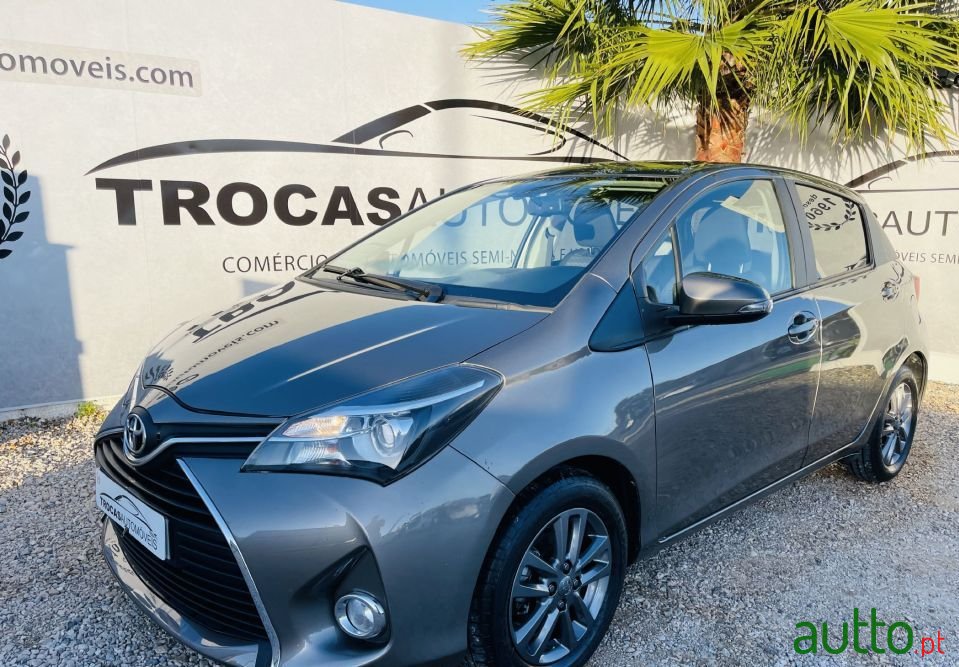 2016' Toyota Yaris photo #5