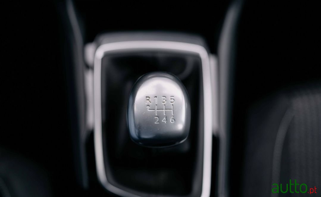 2015' Peugeot 308 Sw photo #6